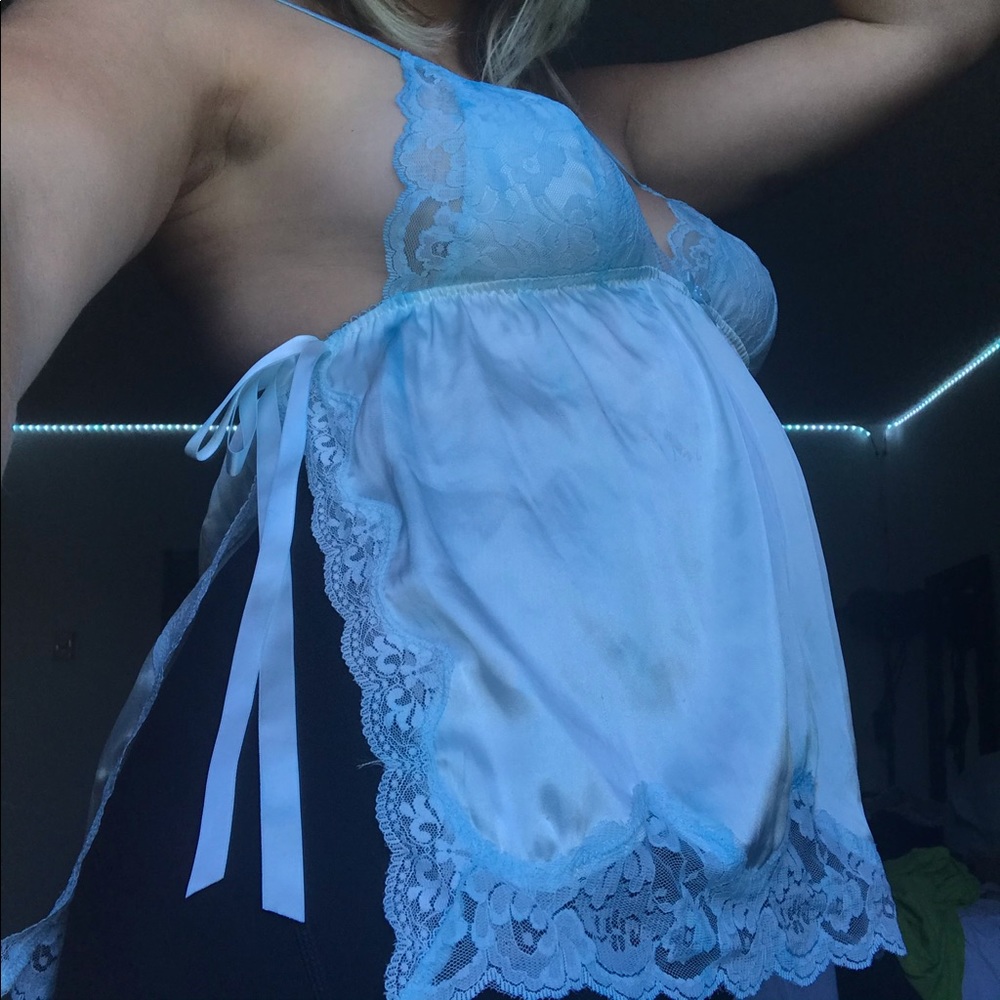 Dyed silky top with lace detail